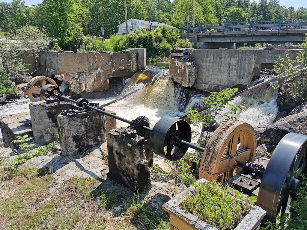 Moulin des Pères | 1 Chemin de la Traverse, Aumond, QC J0W 1W0, Canada | Phone: (819) 449-4006
