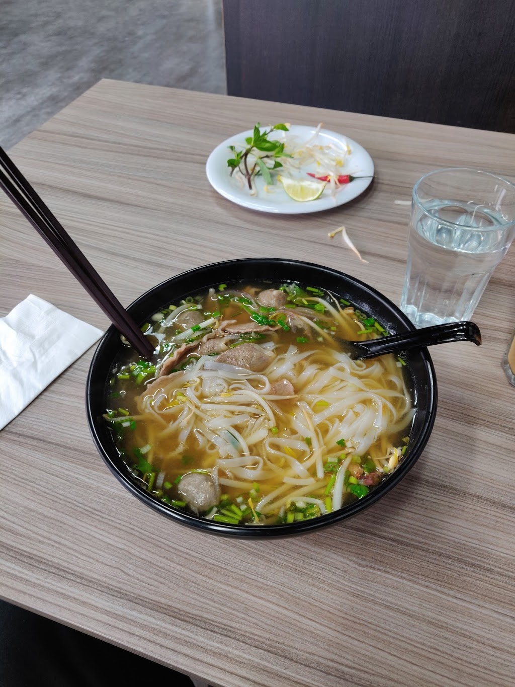 Lemongrazz Viet & Thai Restaurant | 3280 Monarch Dr Unit 8, Orillia, ON L3V 8A2, Canada | Phone: (705) 325-8338