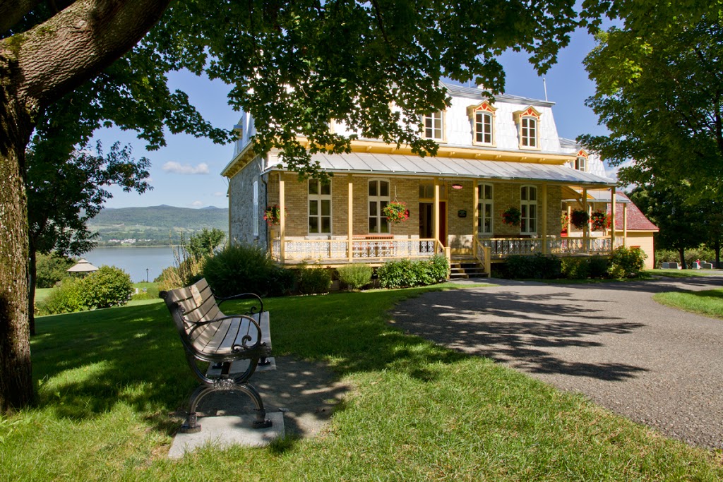 THE HOUSE OF OUR ANCESTORS | 2485 Chemin Royal, Sainte-Famille, QC G0A 3P0, Canada | Phone: (418) 829-0330