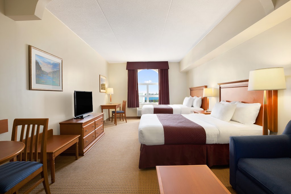 Days Inn & Suites by Wyndham Collingwood | 15 Cambridge St, Collingwood, ON L9Y 0A2, Canada | Phone: (705) 444-1880