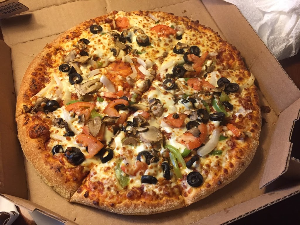 Dominos Pizza | 250 Boulevard Graham, Mont-Royal, QC H3P 2C5, Canada | Phone: (514) 344-4545