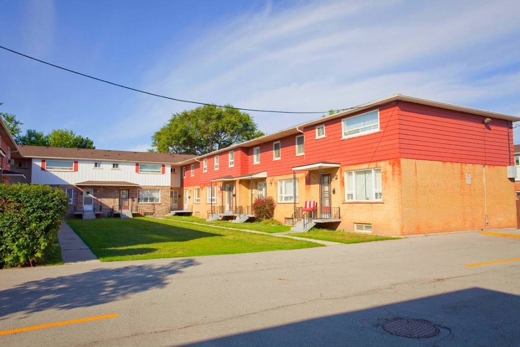 Glenwood Park Townhomes | 2418 Glenwood School Dr, Burlington, ON L7R 3S2, Canada | Phone: (289) 910-0305