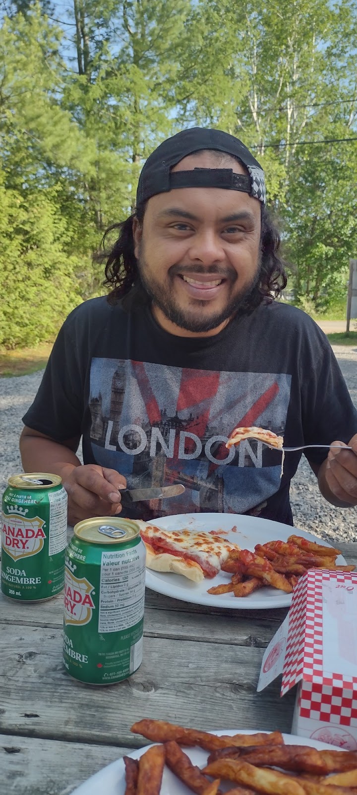 Cantine Chez Linda | 171 Rue Paré, Chertsey, QC J0K 3K0, Canada | Phone: (579) 290-0112