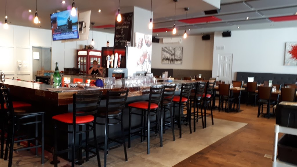 Restaurant La Porte-Laurentide | 802 Rue Saint-Isidore, Saint-Lin - Laurentides, QC J5M 2V4, Canada | Phone: (450) 439-1711