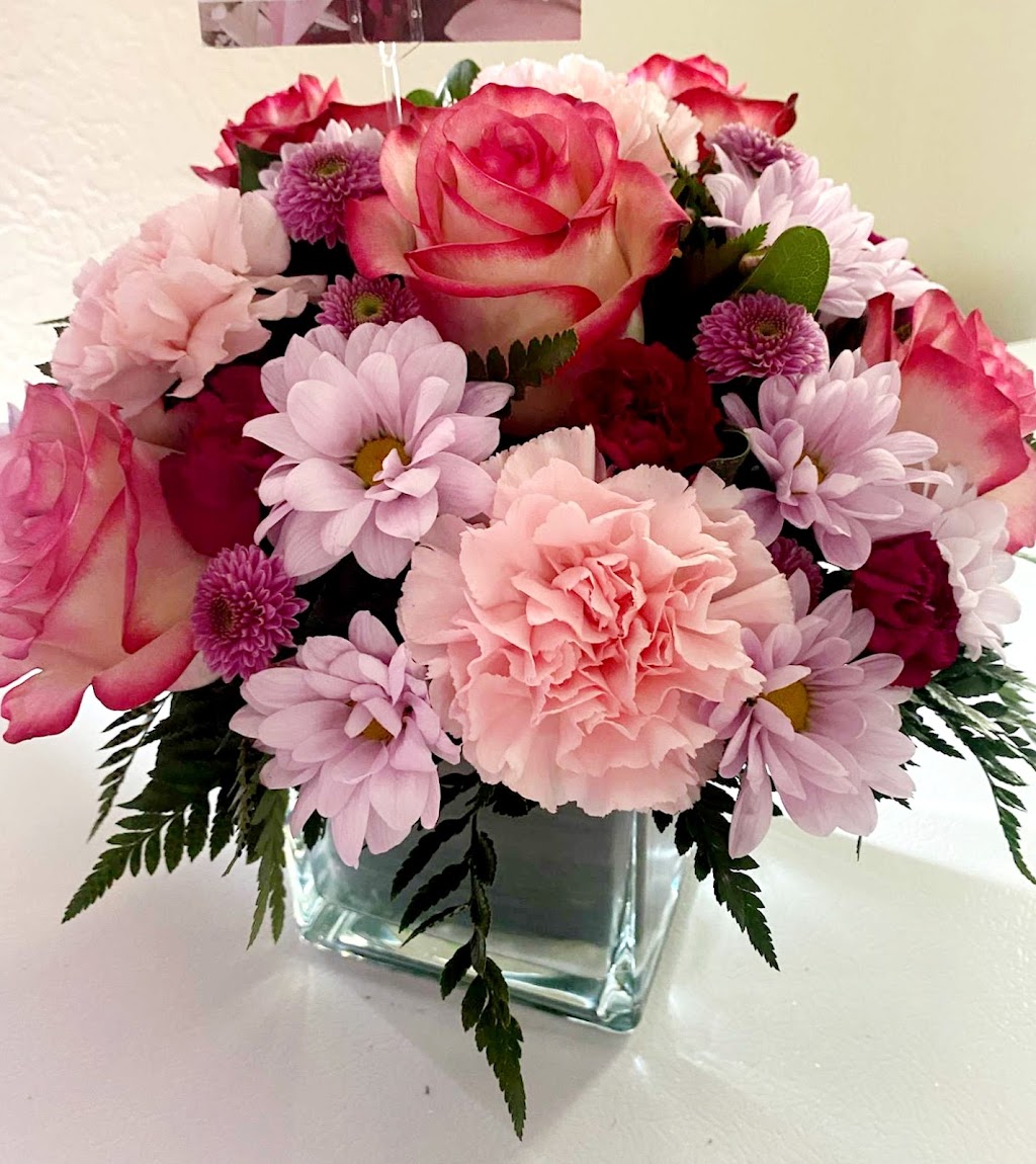Grower Direct Fresh Cut Flowers Inc | 339 13 St N, Lethbridge, AB T1H 2S1, Canada | Phone: (403) 320-1099