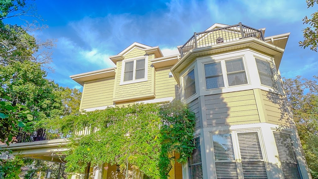 Norfolk Guest House Bed & Breakfast Accommodations | Guelph, Ontario | 102 Eramosa Rd, Guelph, ON N1E 2L8, Canada | Phone: (519) 767-1095