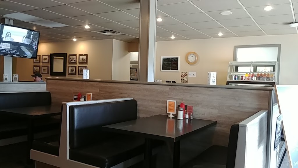Chicken Chef | 10 Main St, Niverville, MB R0A 0A1, Canada | Phone: (204) 388-6377