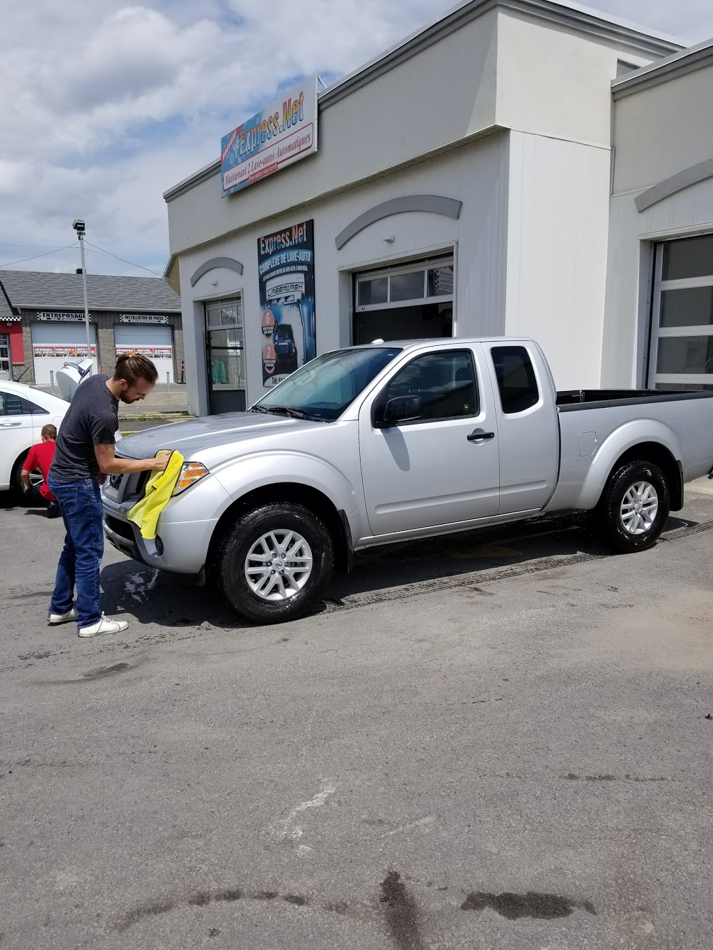 Lave-Auto Express.Net | 11360 Rue Sherbrooke E, Montréal-Est, QC H1B 4Z3, Canada | Phone: (514) 623-3766