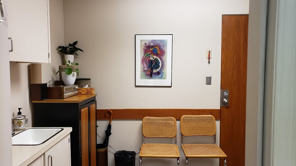 Debbie Bing TCM Clinic Oakmont Medical Center | 809 W 41st Ave Unit# 225, Vancouver, BC V5Z 2N6, Canada | Phone: (604) 366-3560
