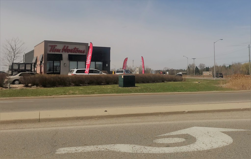 Kemptville Colonnade Retail Centre | Highway 43 & Highway 416, Kemptville, ON K0G 1J0, Canada | Phone: (613) 225-8118