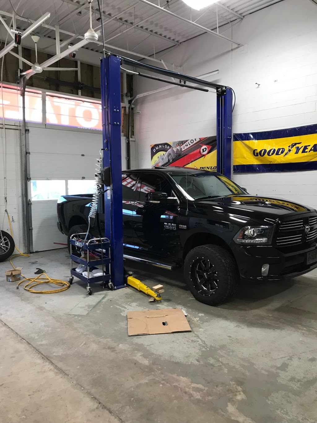 Total Tire inc | 3485 Harvester Rd Unit 4, Burlington, ON L7L 4X1, Canada | Phone: (905) 632-9898
