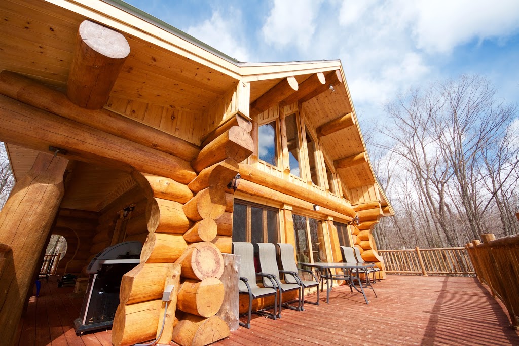 Crestview Chalet | 42 Crestview Dr, Calabogie, ON K0J 1H0, Canada | Phone: (613) 219-5199