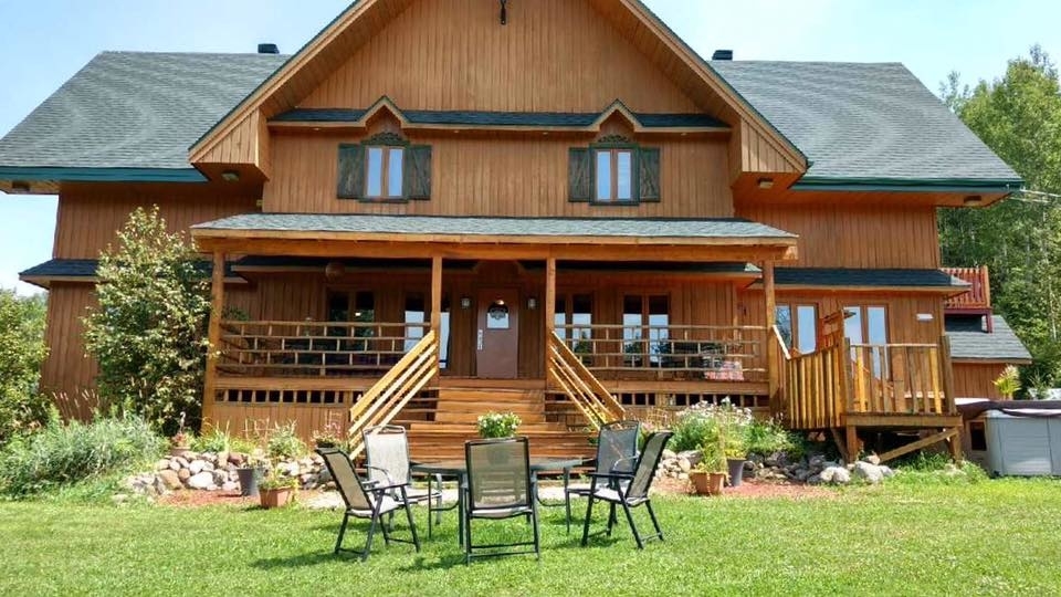 Le Zénon Inn | 31 Rang de lArnouche, Saint-Zénon, QC J0K 3N0, Canada | Phone: (450) 884-1441