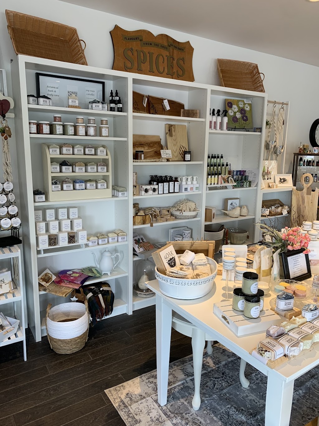 Rowan and Oak | 5167 Haliburton County Rd 21, Haliburton, ON K0M 1S0, Canada | Phone: (705) 455-2159