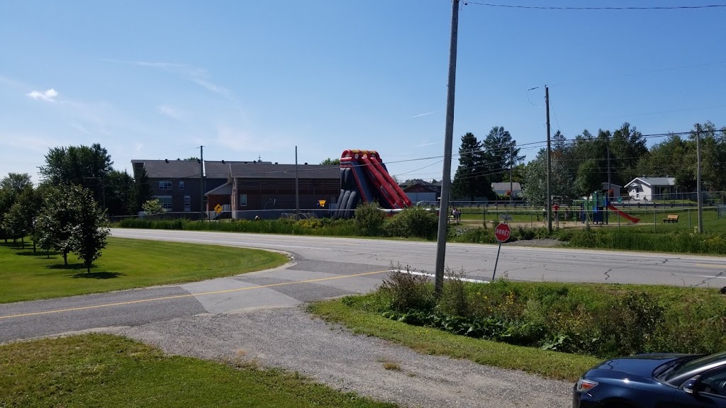 Portneuf Elementary School | 35 Rue Richard, Cap-Santé, QC G0A 1L0, Canada | Phone: (418) 285-2313