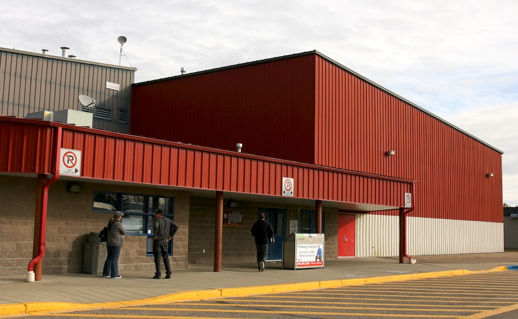 Town of Innisfail Twin Arena | 5804 42 St, Innisfail, AB T4G 1K7, Canada | Phone: (403) 227-2735