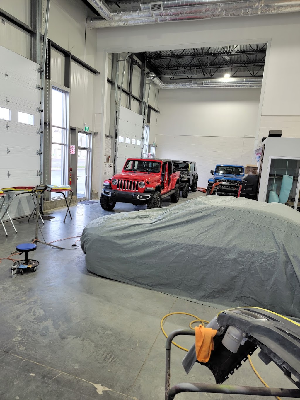Luxure Auto | 255 Rue de Singapour #1, Québec, QC G2G 0H8, Canada | Phone: (418) 870-1820