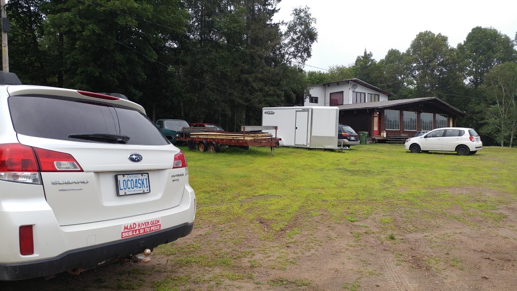 Mont Chilly | 220 Chemin du Lac de la Truite, Mansfield-et-Pontefract, QC J0X, Canada | Phone: (819) 683-3595