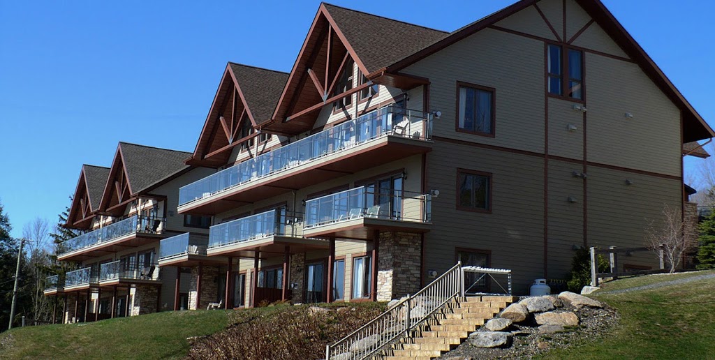 Au pied des Pentes | 730 Rue de Bagot suite 103, Bromont, QC J2L 1A9, Canada | Phone: (866) 284-1122