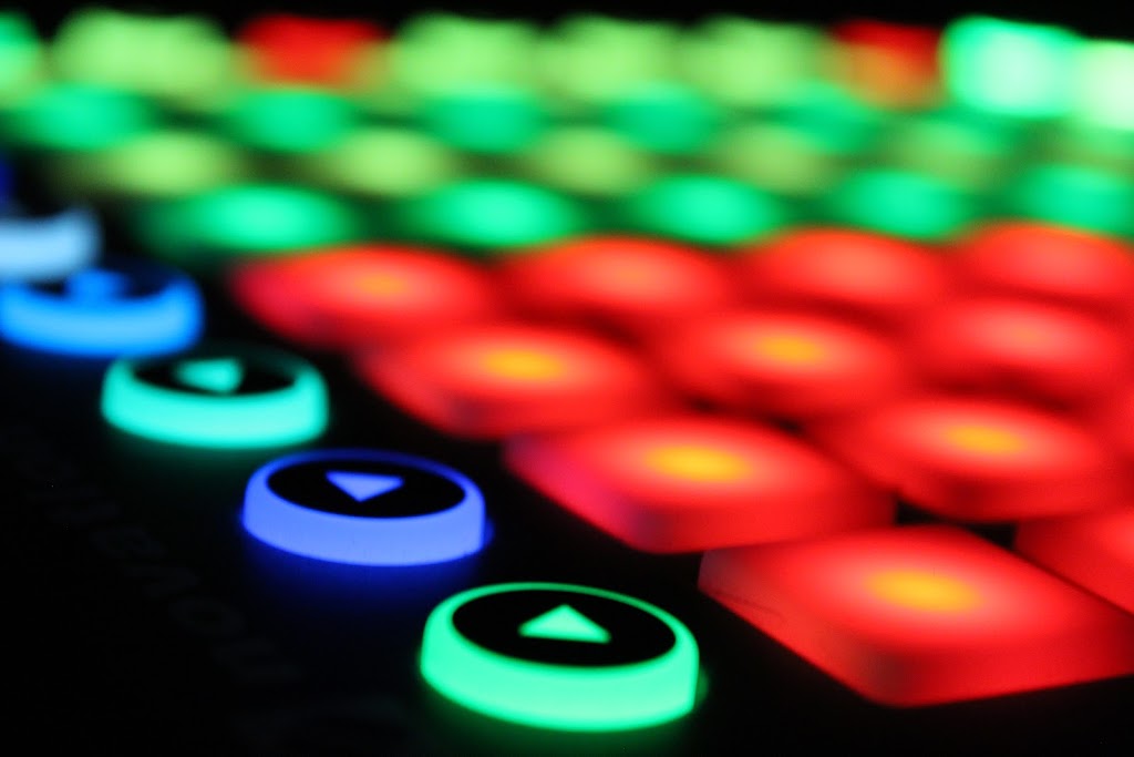 SoundWaves | 6 Forest Gate Way, Nepean, ON K2G 6P2, Canada | Phone: (613) 501-7100