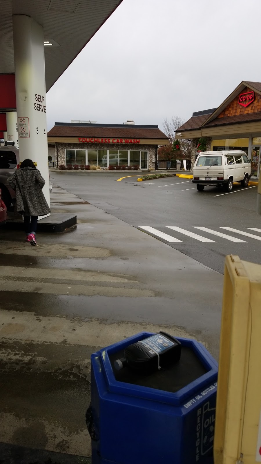 Peninsula Co-op Gas & Convenience Centre | 6429 Patricia Bay Hwy, Victoria, BC V8Y 1T8, Canada | Phone: (250) 652-5545