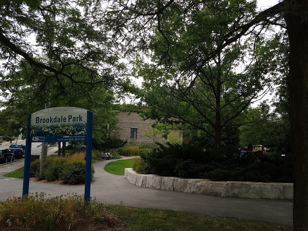 Brookdale Park | 410 Fairlawn Ave, North York, ON M5M 1T8, Canada | Phone: (416) 338-4386