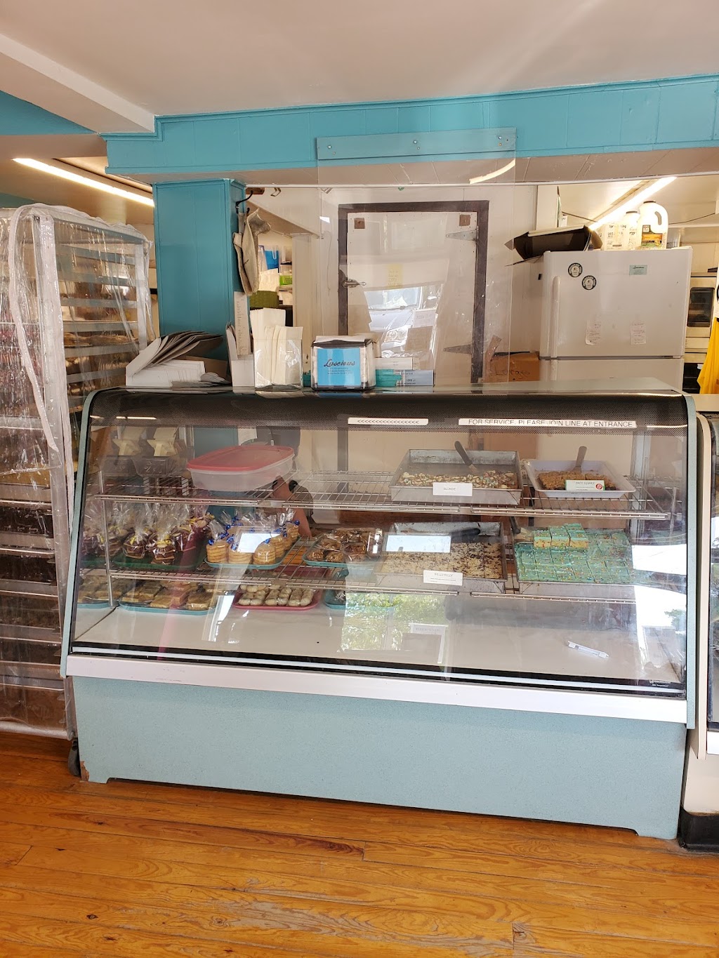 Luscious Bakery Eatery Cafe Inc. | 103 2nd Ave N, Sauble Beach, ON N0H 2G0, Canada | Phone: (519) 422-2253