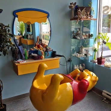 Salon Des Petits Amis (hairdresser For Children) | 3542 Boulevard de la Concorde E, Laval, QC H7E 2B4, Canada | Phone: (450) 668-2647