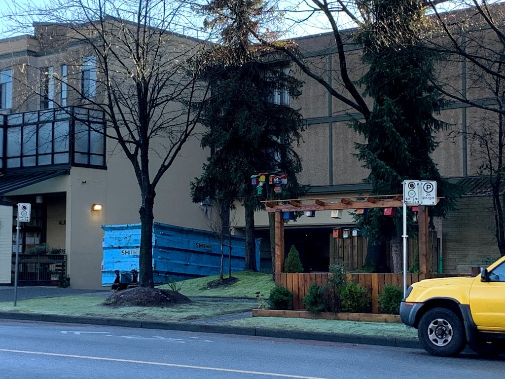 Three Links Care Centre | 2934 E 22nd Ave, Vancouver, BC V5M 2Y4, Canada | Phone: (604) 434-7211