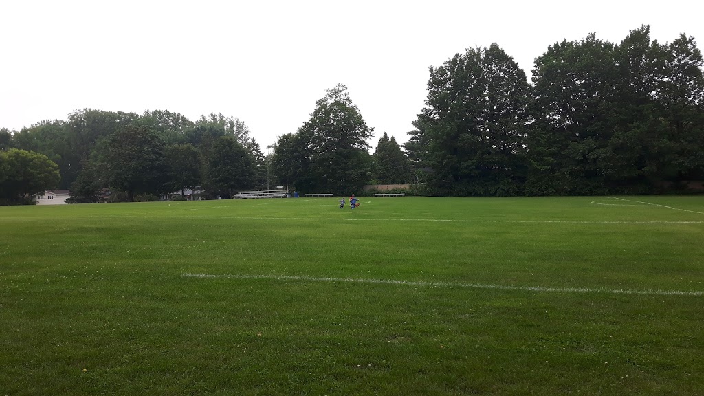Beaconsfield Heights Park | Beaconsfield, QC H9W, Canada | Phone: (514) 428-4400