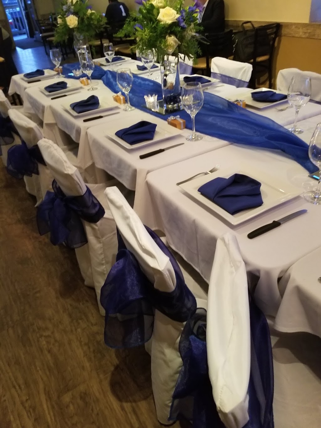 Caloura Bar & Grill | 468 Rogers Rd, York, ON M6M 1B1, Canada | Phone: (647) 748-3044