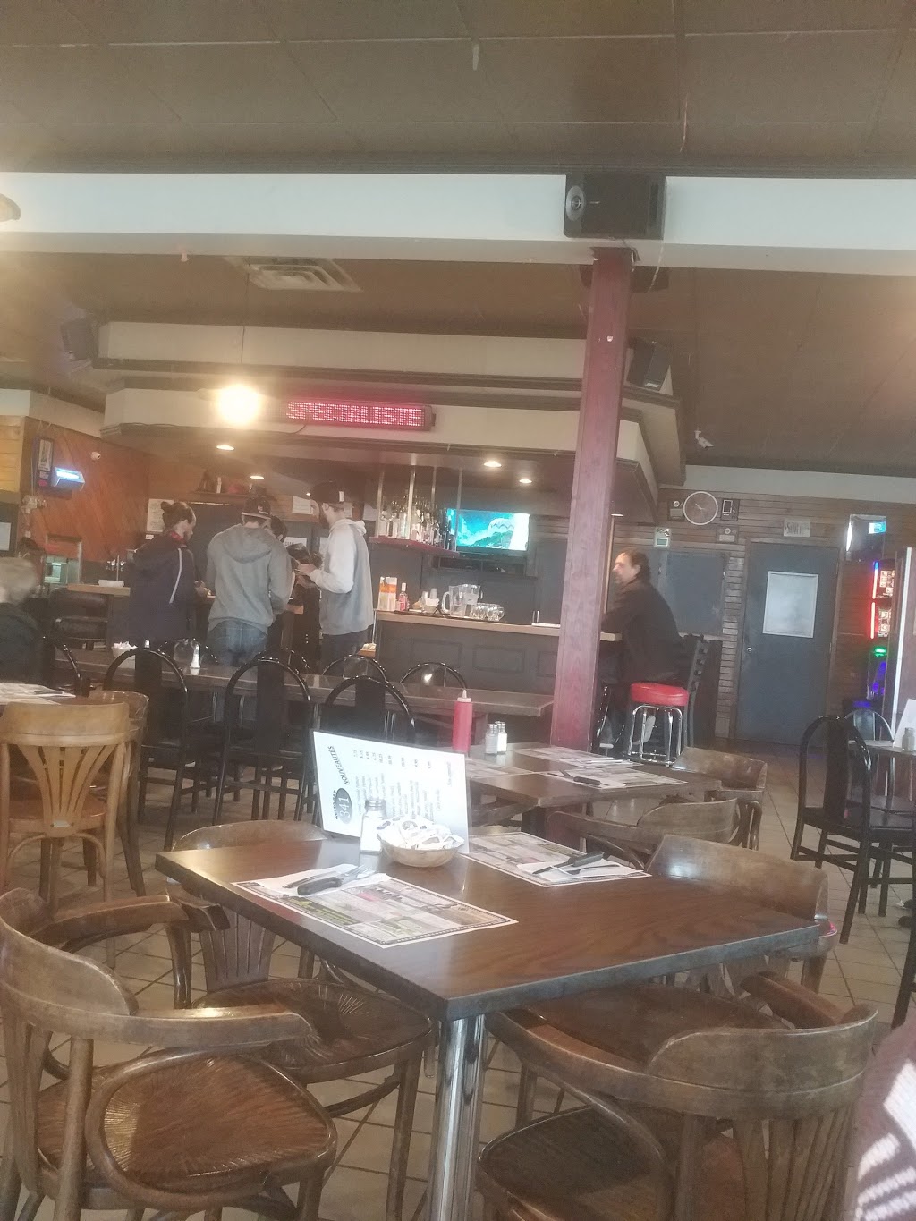 Brasserie 341 | 200 Rue Payette, LÉpiphanie, QC J5X 2Z9, Canada | Phone: (450) 588-2411