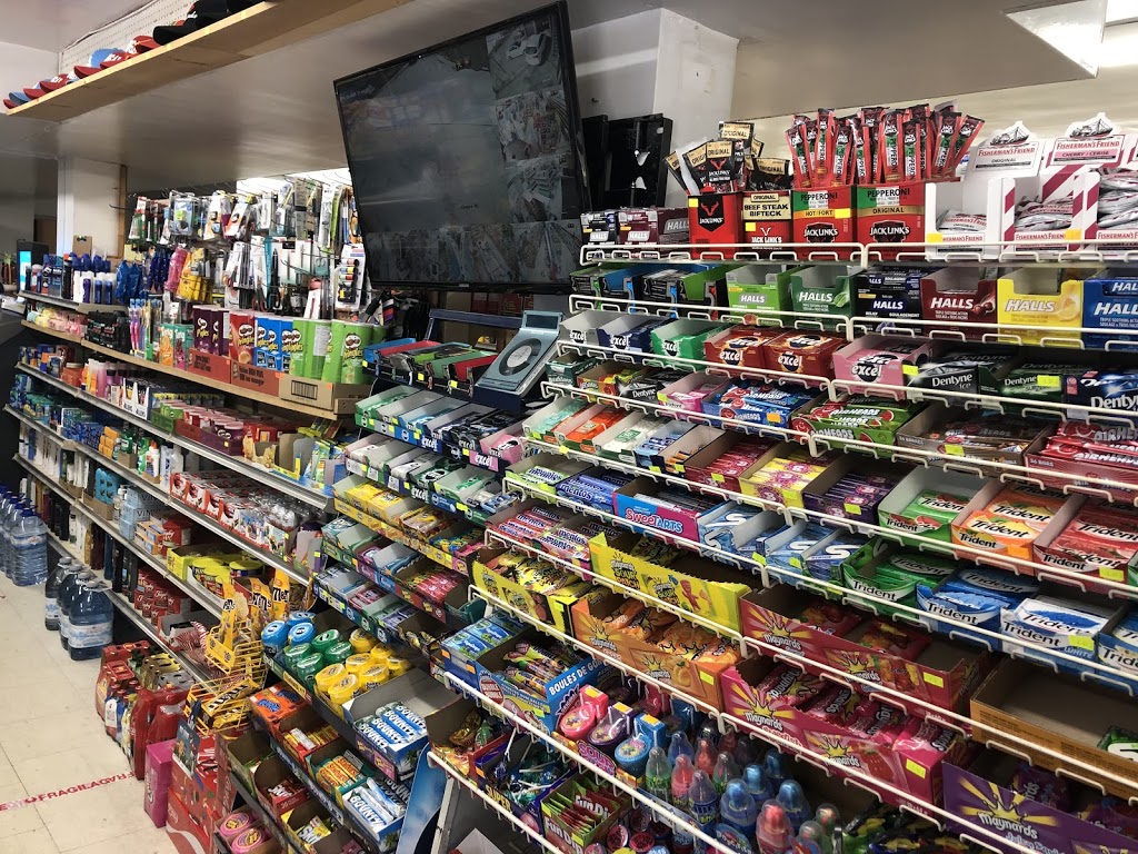 Silverthorn Market convenience | 467 Silverthorn Ave, York, ON M6M 3H6, Canada | Phone: (416) 651-1984