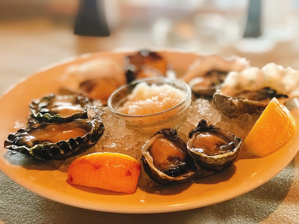 The Oyster Bar | 2578 Chuckanut Dr, Bow, WA 98232, USA | Phone: (360) 766-6185