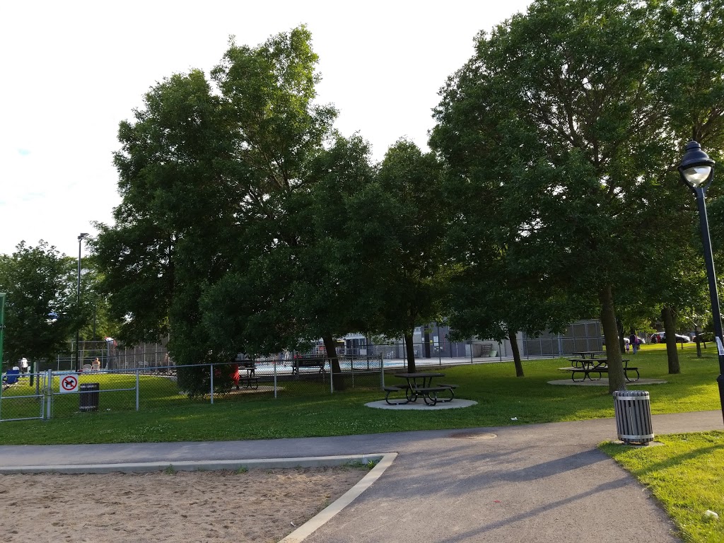 Parc L.-O.-Taillon | 9333 Rue Bellerive, Montréal, QC H1L 3N5, Canada | Phone: (514) 282-1882