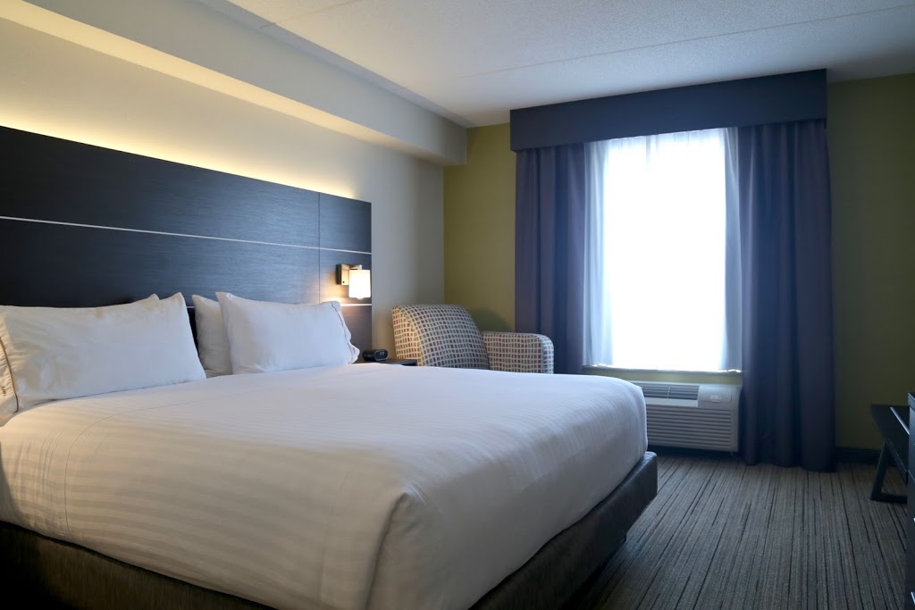 Holiday Inn Express & Suites Brampton | 10 Nevets Rd, Brampton, ON L6T 5T2, Canada | Phone: (905) 791-7433