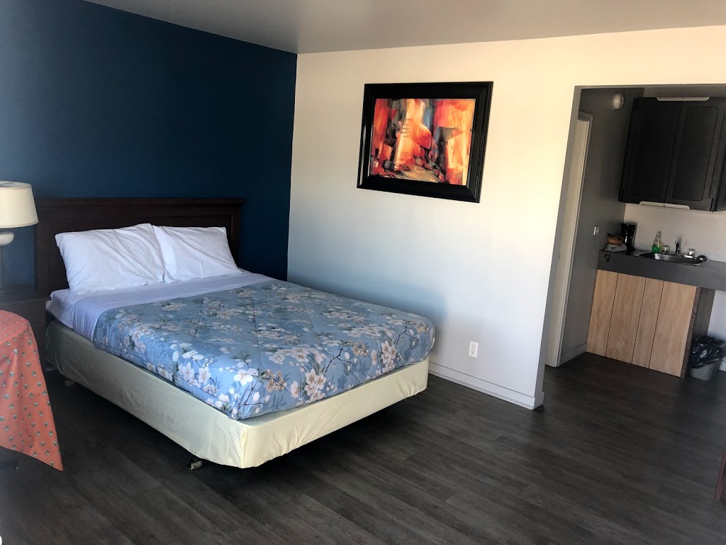 5000 Motel | 1742 Main St, Penticton, BC V2A 5G8, Canada | Phone: (250) 493-5000