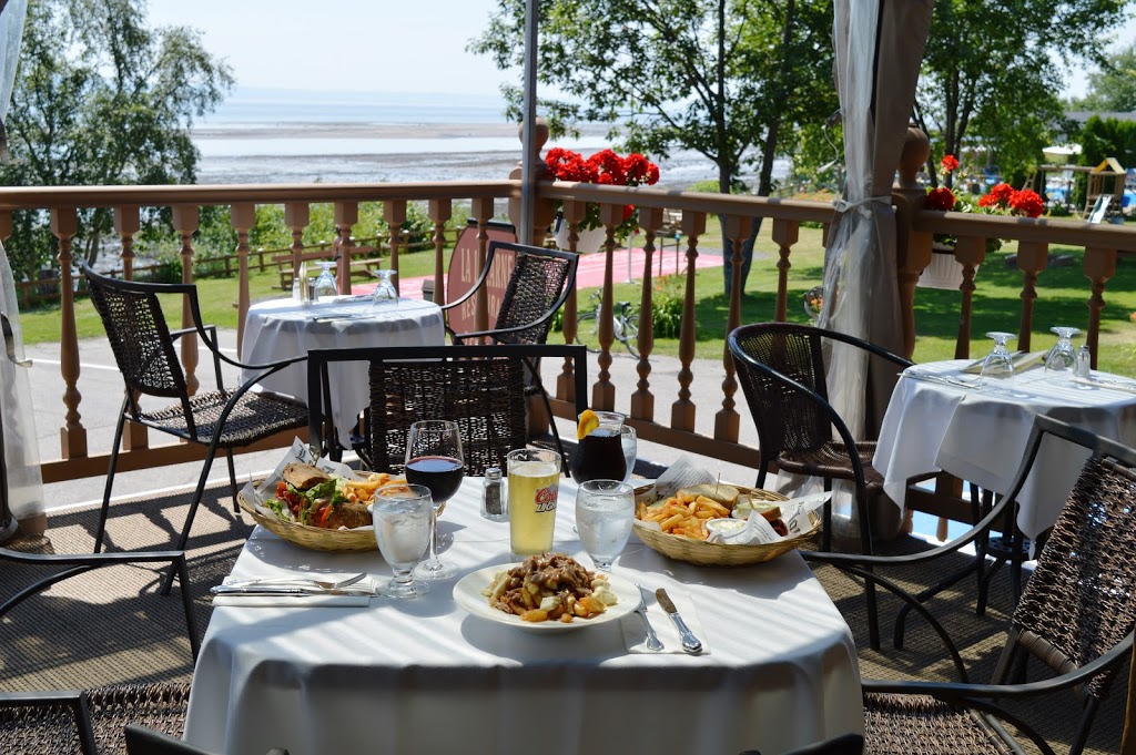 Restaurant La Marée Haute | 444 Chemin de la Baleine, La Baleine, QC G0A 2A0, Canada | Phone: (418) 438-2711
