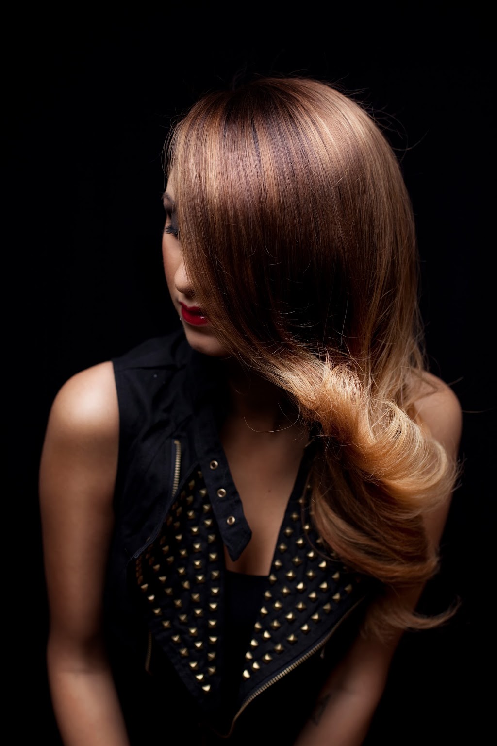 Salon Estilo | 48 Main St S, Georgetown, ON L7G 3G4, Canada | Phone: (289) 891-6227