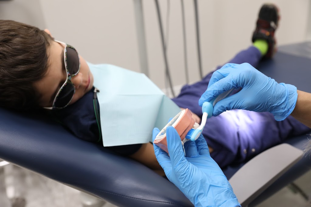 Monarch Dentistry at Mi Clinic | 2690 Erin Centre Blvd, Mississauga, ON L5M 5P5, Canada | Phone: (905) 828-4200