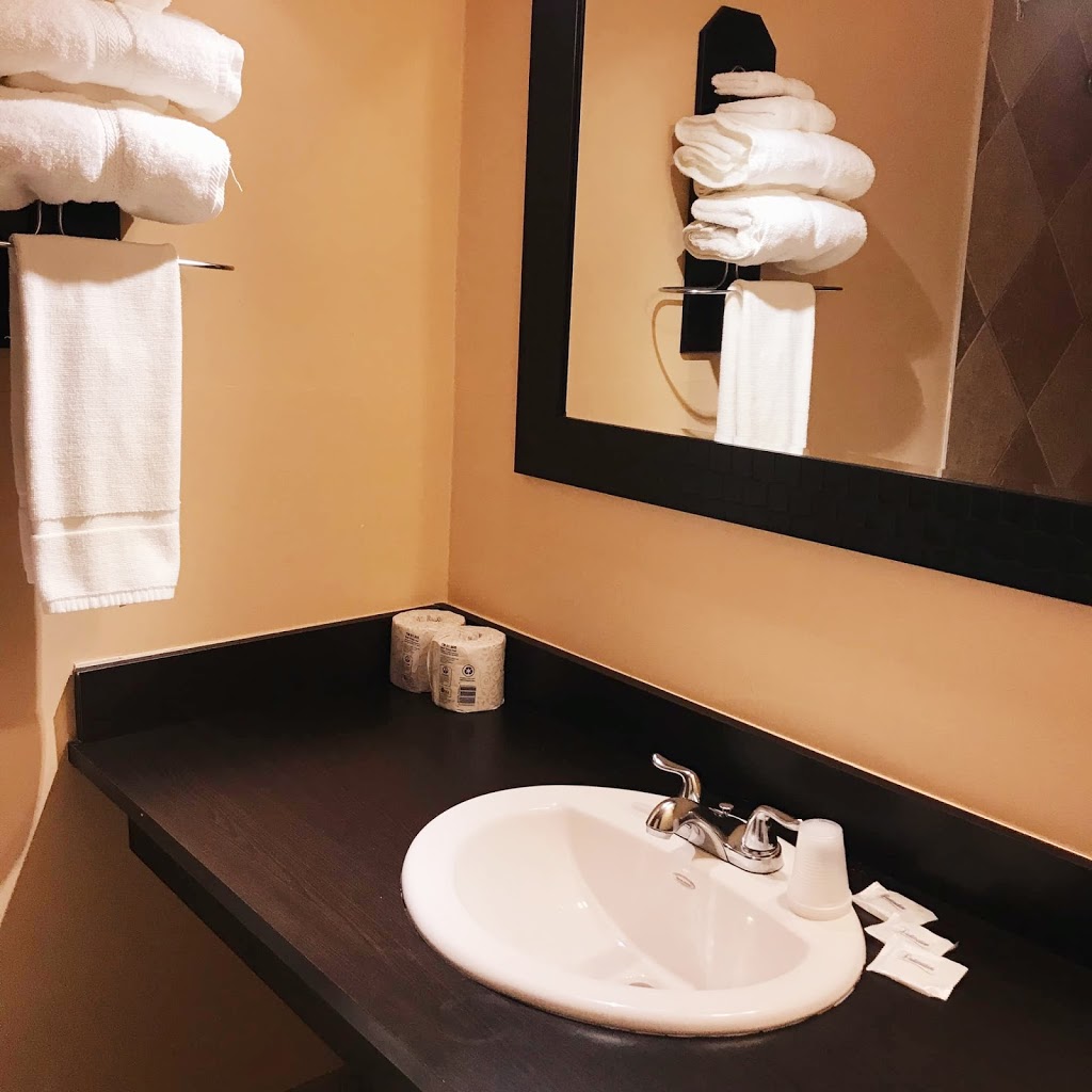 Viking Inn | 78 7 Ave, Gimli, MB R0C 1B0, Canada | Phone: (204) 642-5168