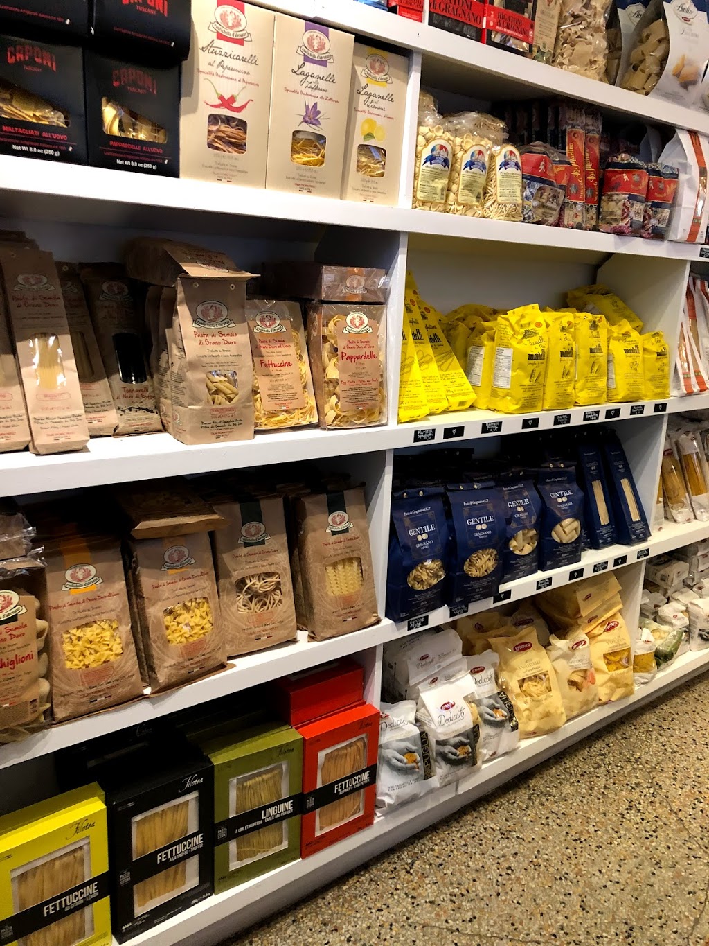Le Coin dItalie, épicerie fine | 1381 Rue King Ouest, Sherbrooke, QC J1J 2B8, Canada | Phone: (819) 563-5130