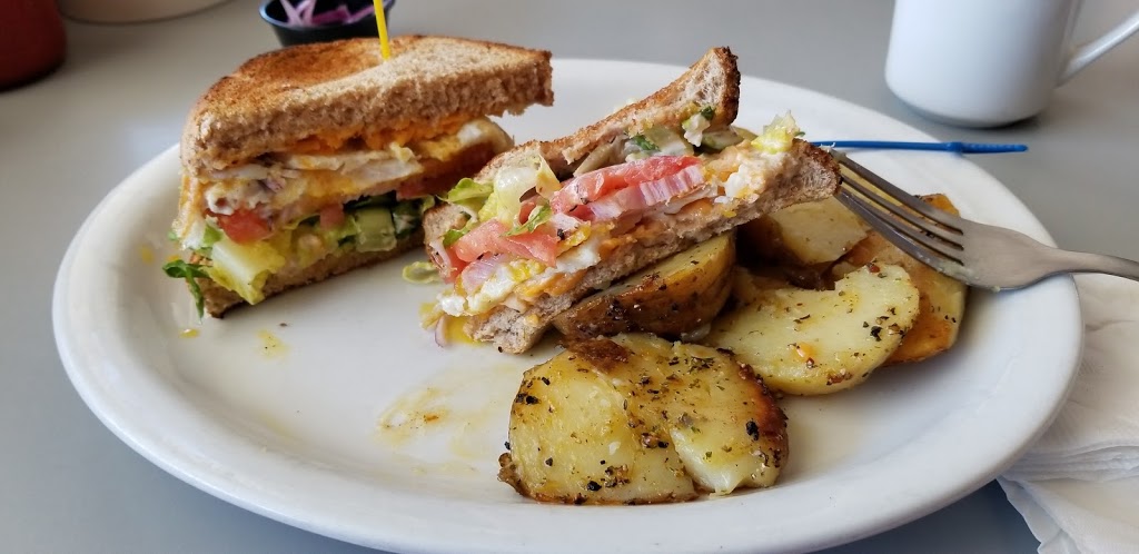 Maple Diner and Smokehouse | 670A River Rd W, Wasaga Beach, ON L9Z 2P1, Canada | Phone: (705) 352-5100