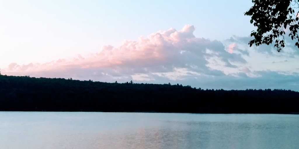 Classic Lane Getaway | Kashagawi Ln, Algonquin Highlands, ON K0M 1J2, Canada | Phone: (647) 261-3683