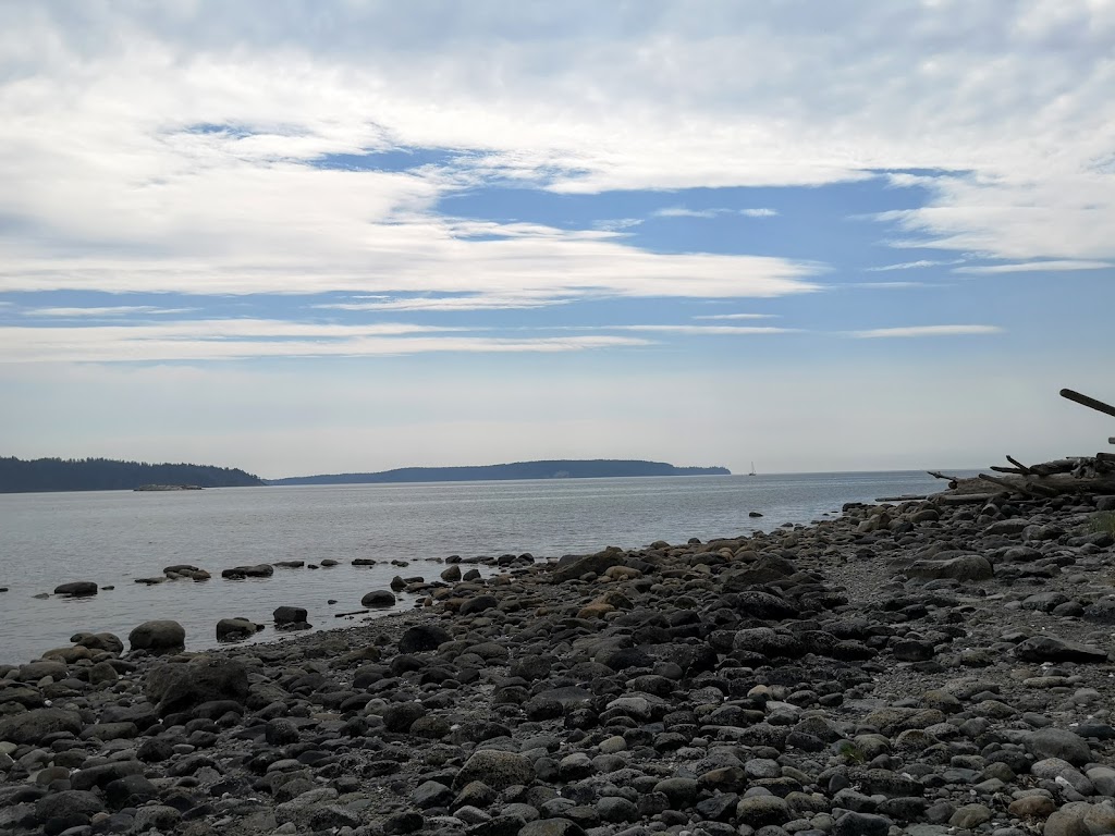 Boathouse - Waterfront Accommodation on Cortes Island | Seascape Rd, Mansons Landing, BC V0P 1K0, Canada | Phone: (250) 935-6795