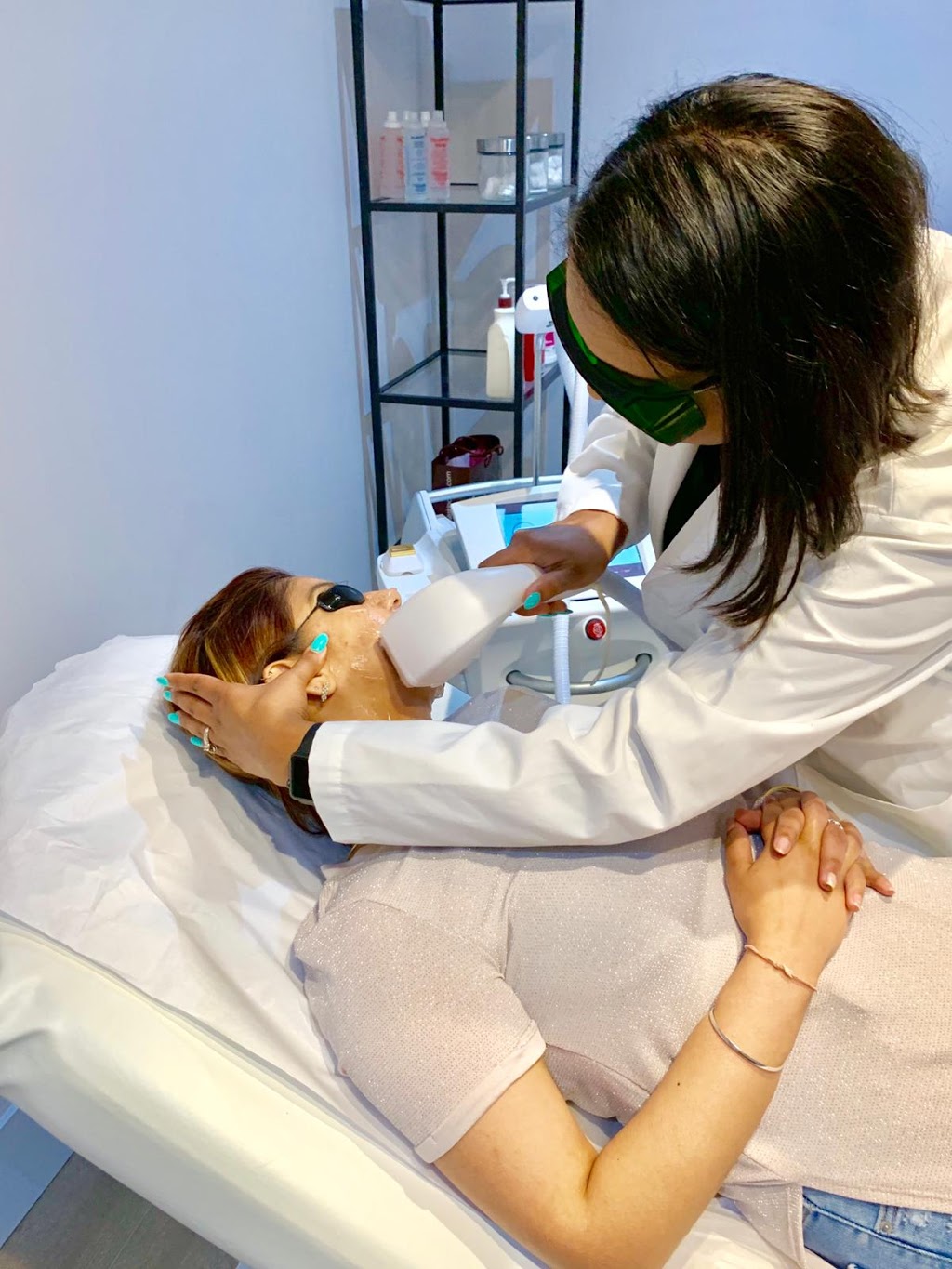 Self Care Laser Clinic | 15972 105a Ave, Surrey, BC V4N 3J4, Canada | Phone: (604) 817-5203