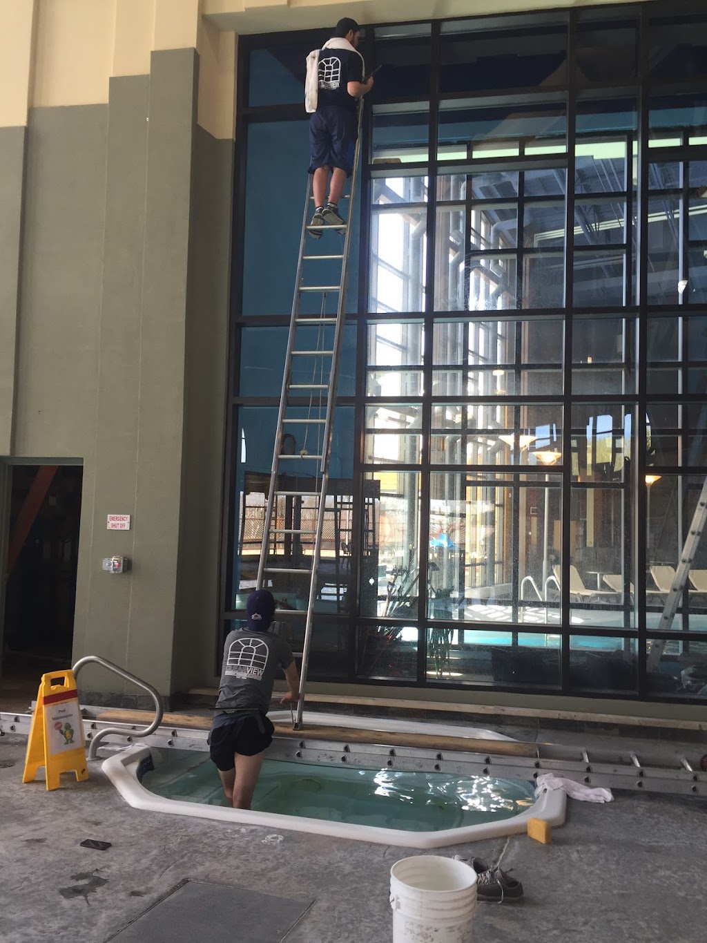 CLEARVIEW Window Cleaners | 619 Ash St, Winnipeg, MB R3N 0R3, Canada | Phone: (204) 896-1347