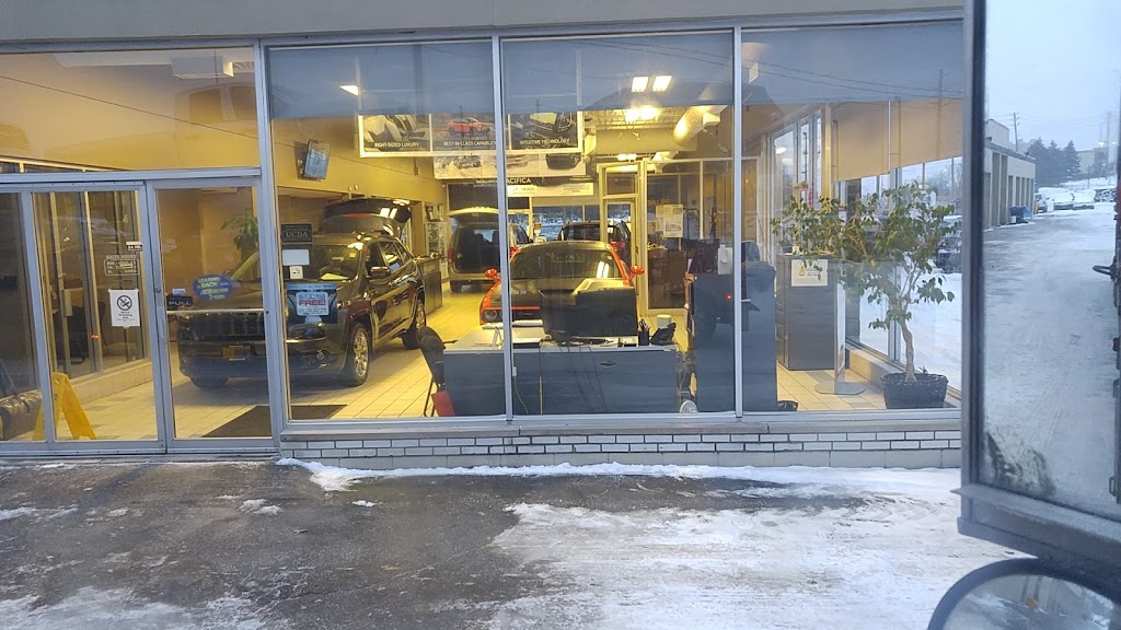 Bustard Chrysler | 575 Davenport Rd, Waterloo, ON N2L 5Z3, Canada | Phone: (519) 884-5888