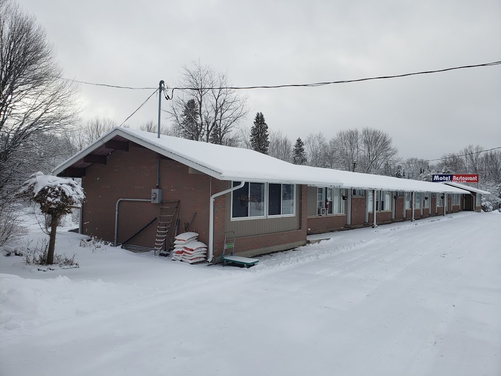 Apsley Inn & Restaurant | 10101 ON-28, Apsley, ON K0L 1A0, Canada | Phone: (705) 656-2338