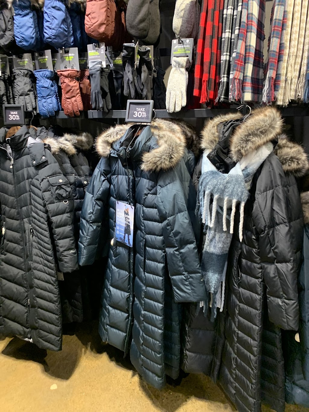 Eddie Bauer | 8770 170 St NW, Edmonton, AB T5T 4M2, Canada | Phone: (780) 444-1440